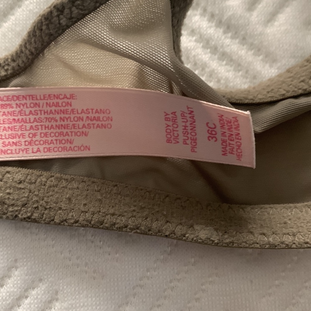 Victoria’s Secret Bras - Picture 3 of 4